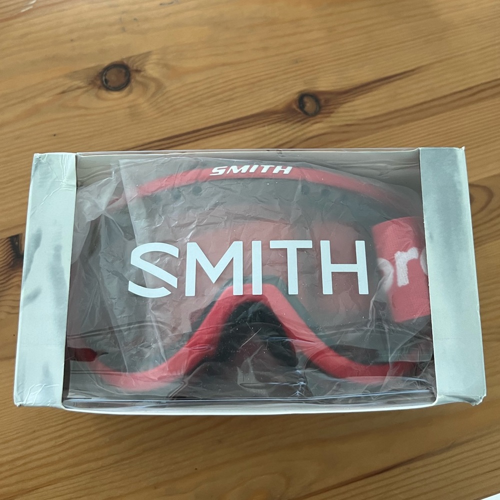 (🔥DISCOUNT🔥) SUPREME x SMITH RED GOGGLES